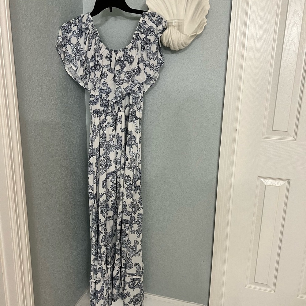 red dress boutique brand is Miami Off shoulder ruffle maxi dress size small